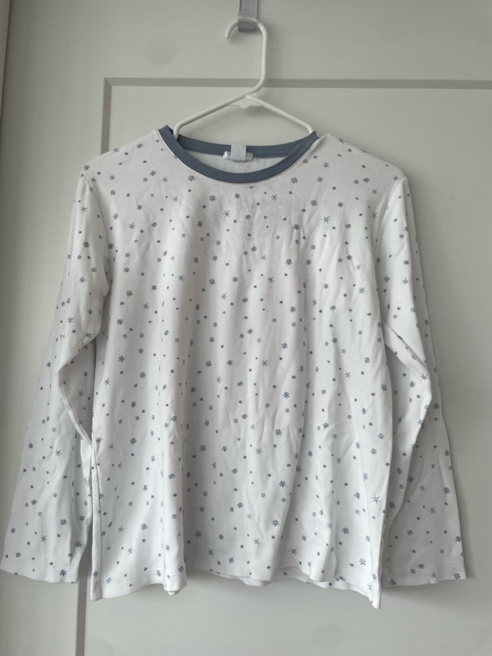 Women's Long-Sleeve Star Print Pajama Top - White/Blue